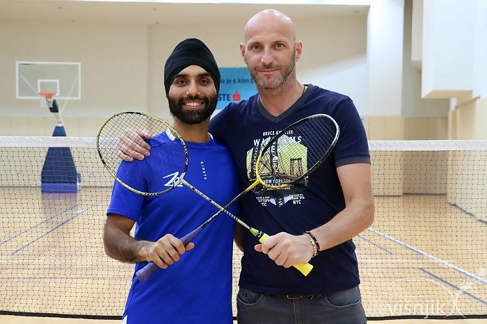 057info : Tumba and Arun on badminton court